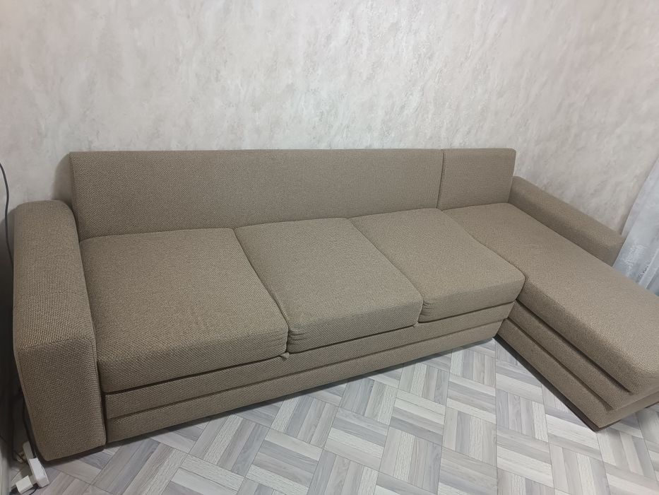 Продам 2 дивана 200 тыс. Состояние хорошее.
