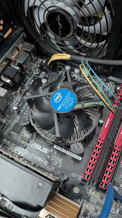 Vând calculator office