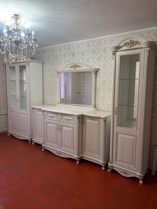 Стенка в отличном состоянии