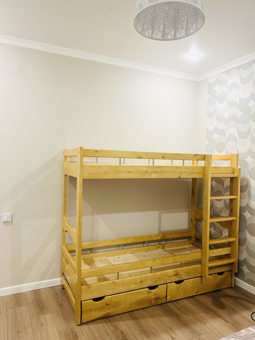 Продам кровать из натурального дерева дуба