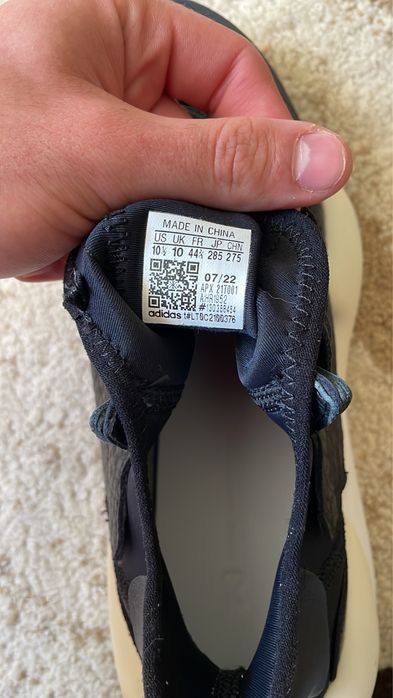 Y-3 kaiwa sneakers full box