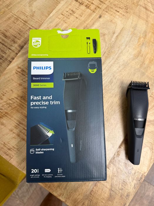 Тример за брада  - PHILIPS 3000 /в гаранция/