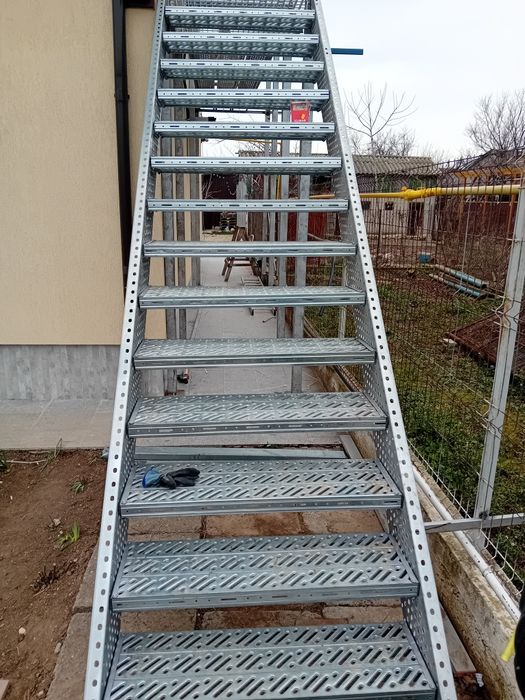 Scara metalica zincata 4mm grosime 6m l