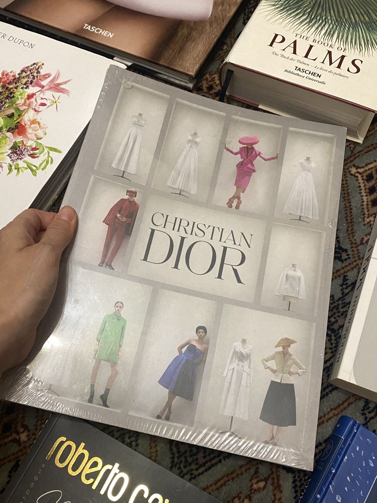 Книги на английски, български и украински