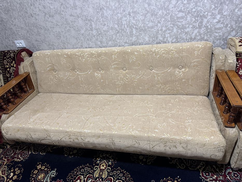 Диван и кресло продается