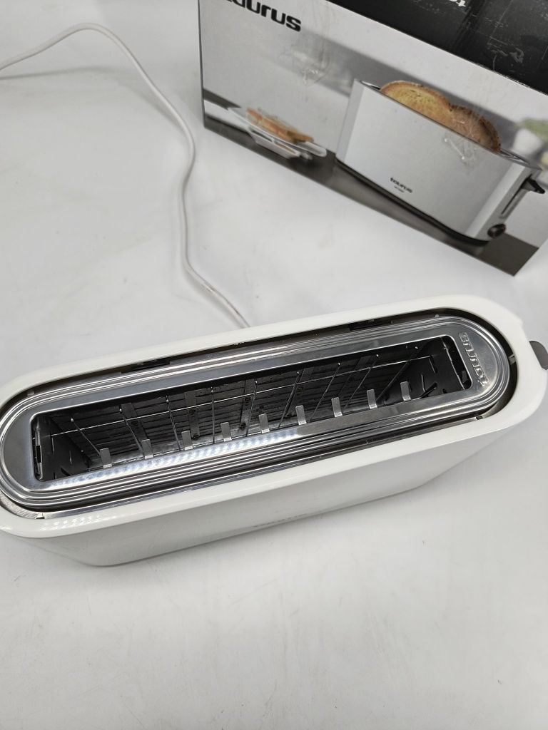Тостер TAURUS MY TOAST 1000w използван