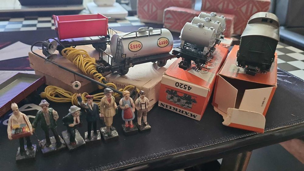 Lot jucarii vechi vagoane si miniaturi Marklin