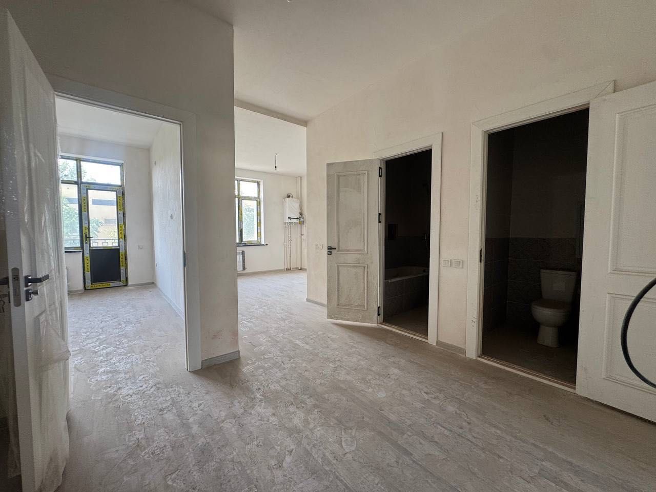 Продается 3 комнатная квартира ремонт метро Максима Горького