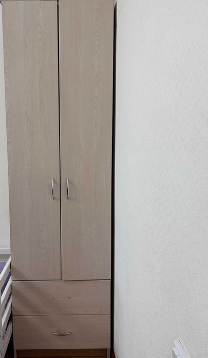 Продам шкаф напольный