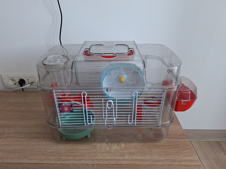 Cusca hamster + rumegus + hrana