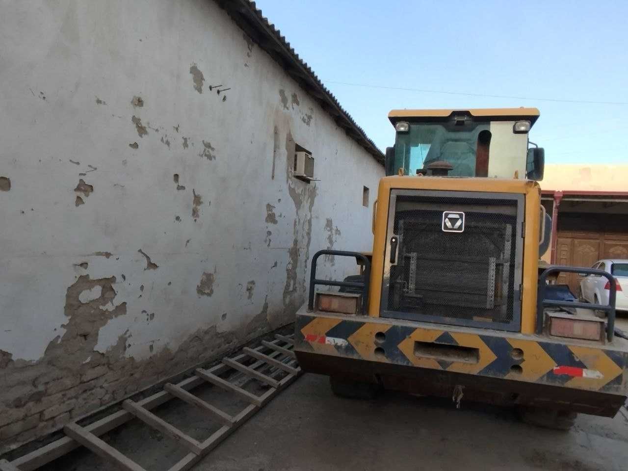Qongirot tumanida frontal yuklagich bolib tolash sharti bilan sotiladi