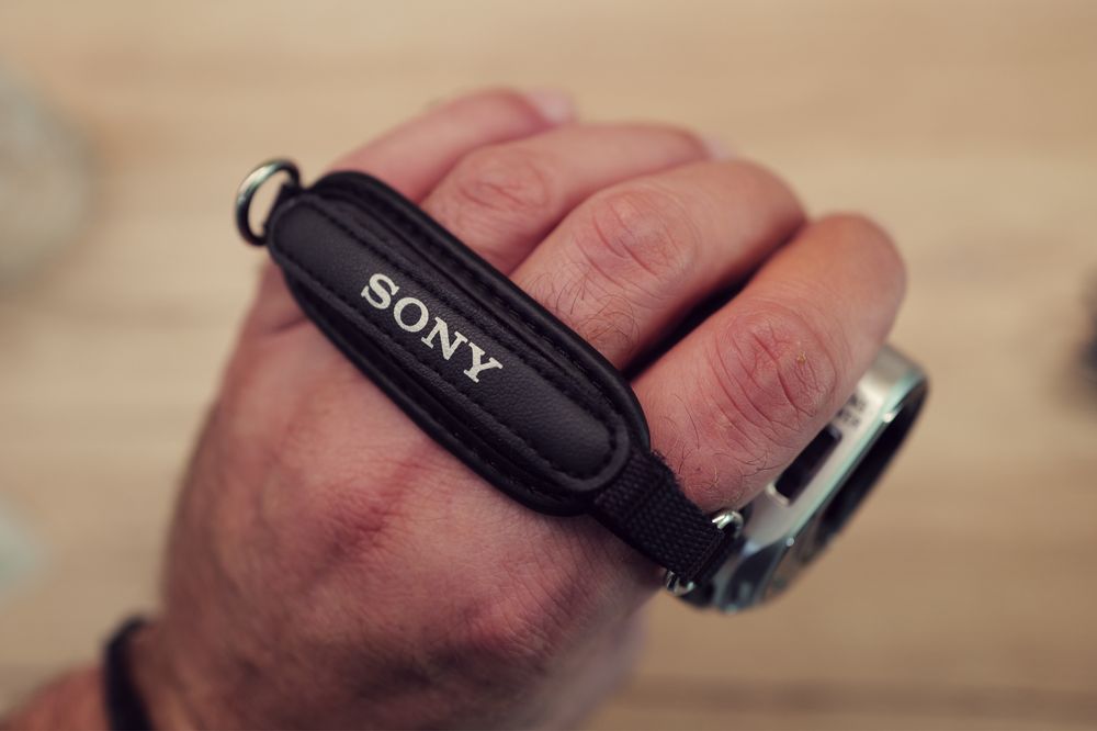 Camera Video Sony Handycam cu SD si memorie interna 4gb touchscreen