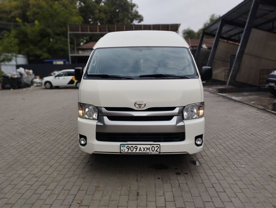 Аренда микроавтобуса и пассажирские перевозки, микроавтобус Хайс