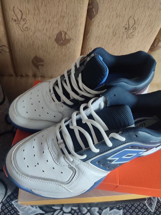 Adidași Lotto ..43.5