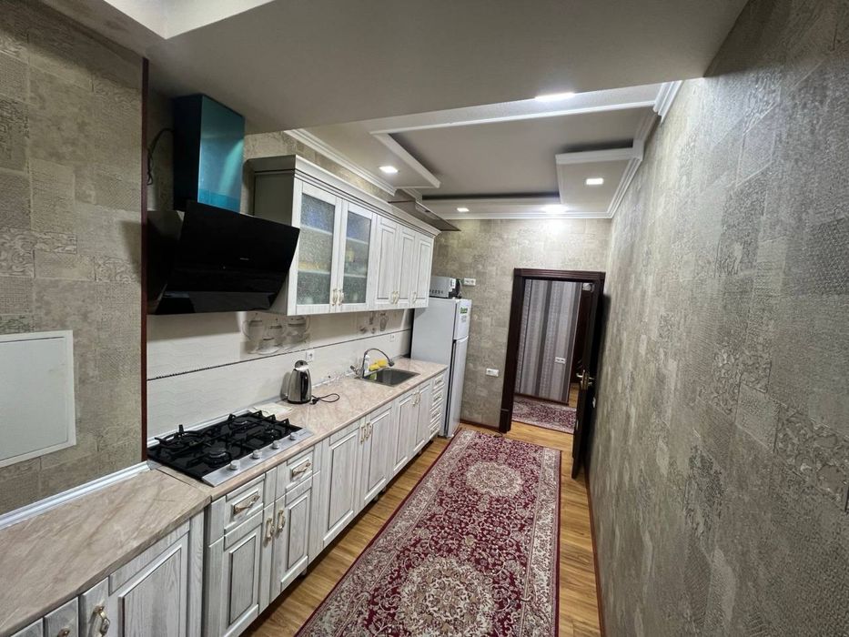 Продается 2 комнатная Мирзо Улугбек Паркентская Буйук Ипак йули банк