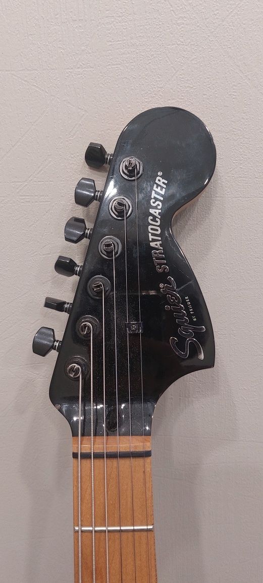 Гитара Squier Stratocaster, отличное состояние