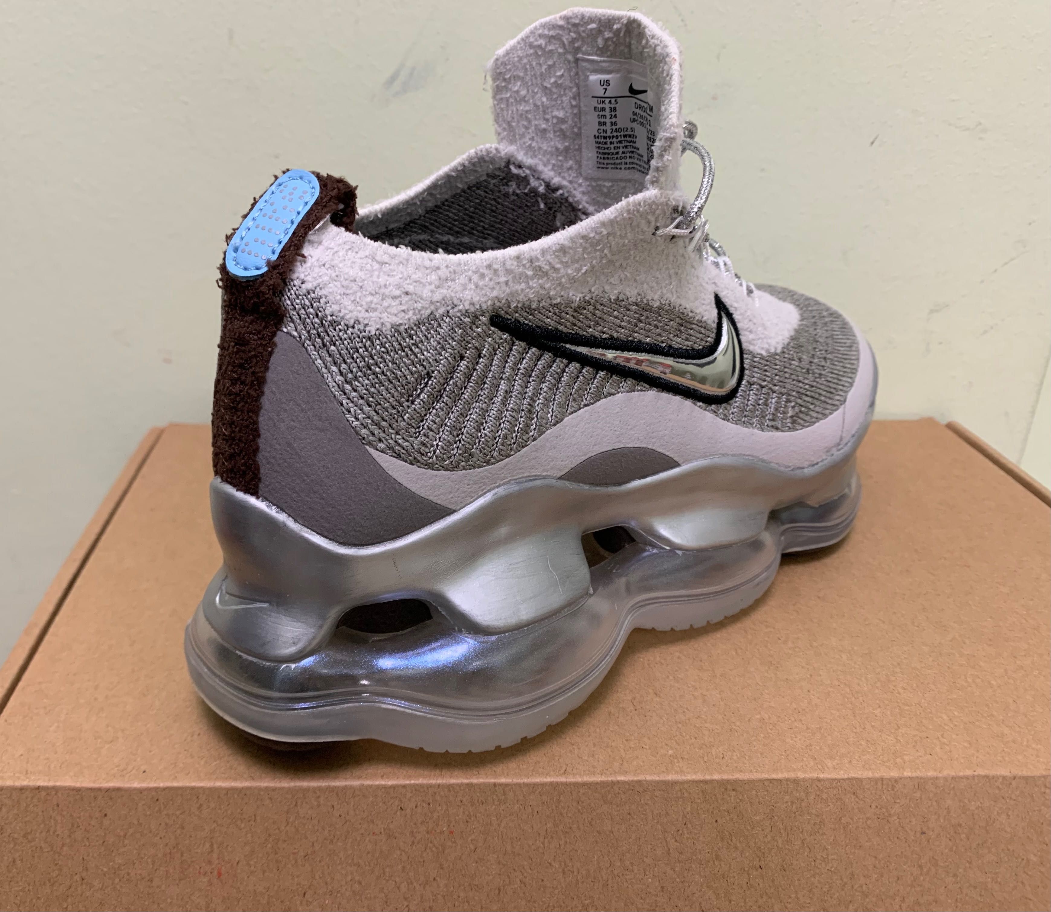 Оригинални дамски маратонки Nike Air Scorpion silver размер 38