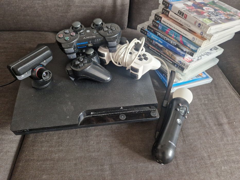 PS3 Плейстейшън 3 + 11игри + 4 контролера и камера