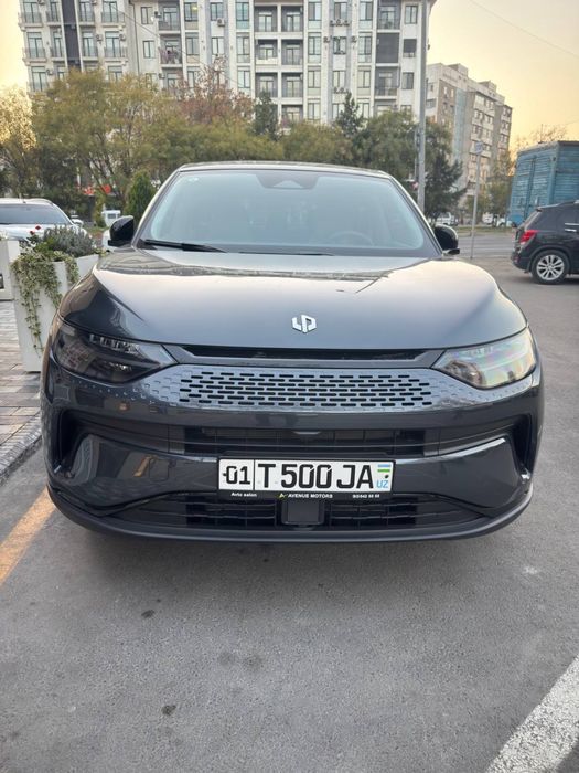 LEAPMOTOR C11 2024 - как новый 12 тыс.км, не битый, техпаспорт 2025