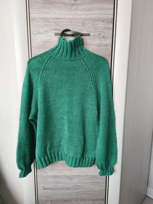 Вязанная кофта из шерсти