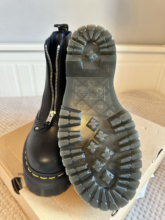 Dr. Martens Jetta 39