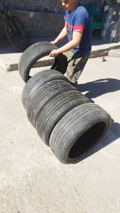 Cauciucuri 215/40R18