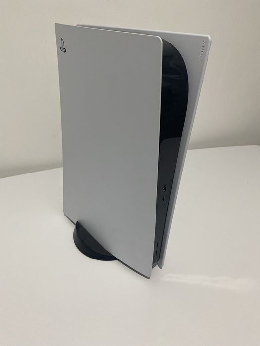 PlayStation 5 825 gb si 23 de jocuri