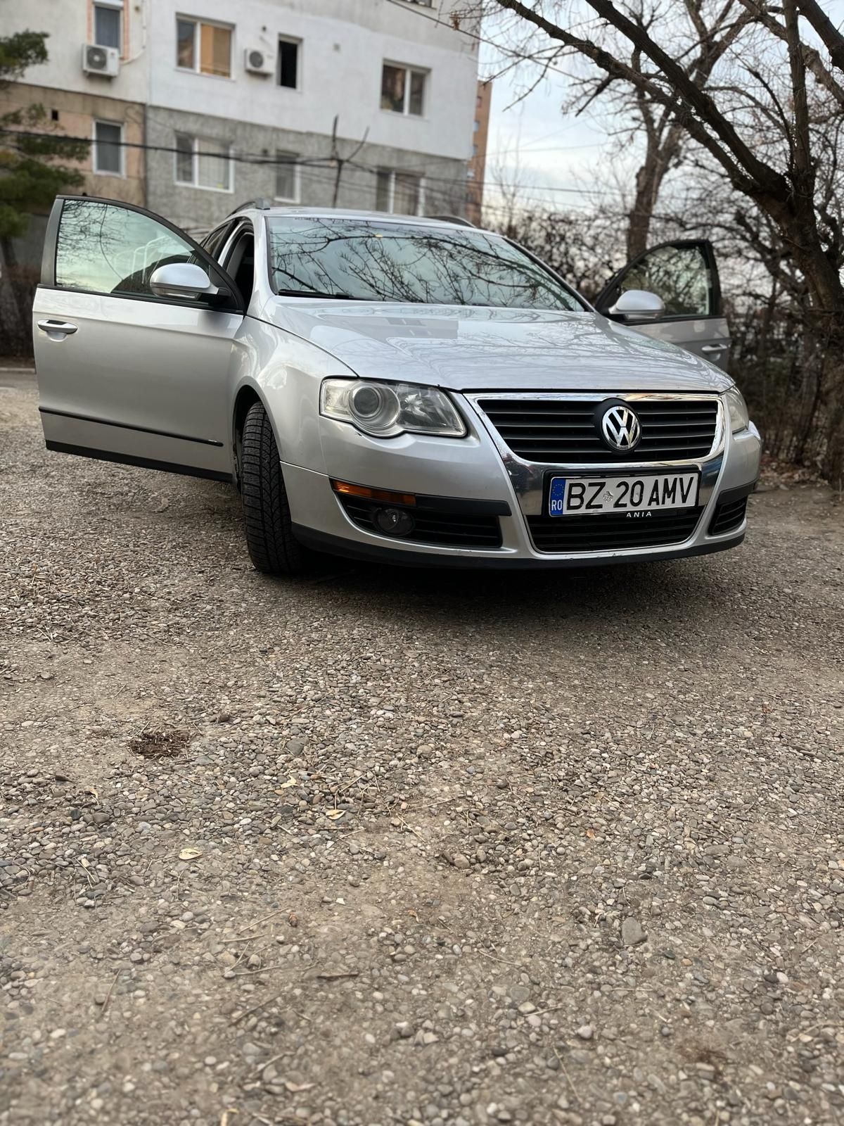 Vând Volkswagen Passat