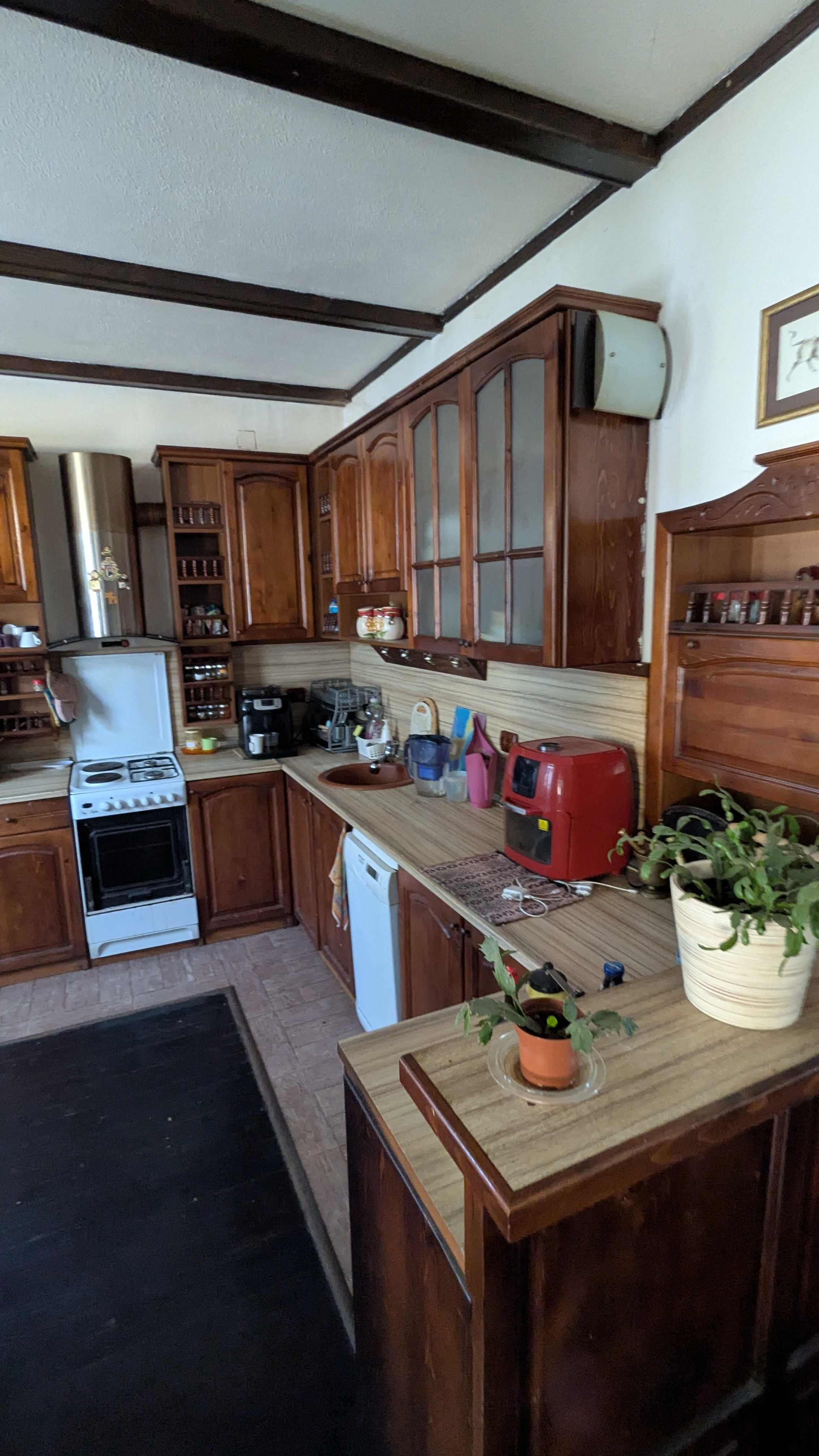 Продавам къща в гр. Ябланица, обл. Ловеч