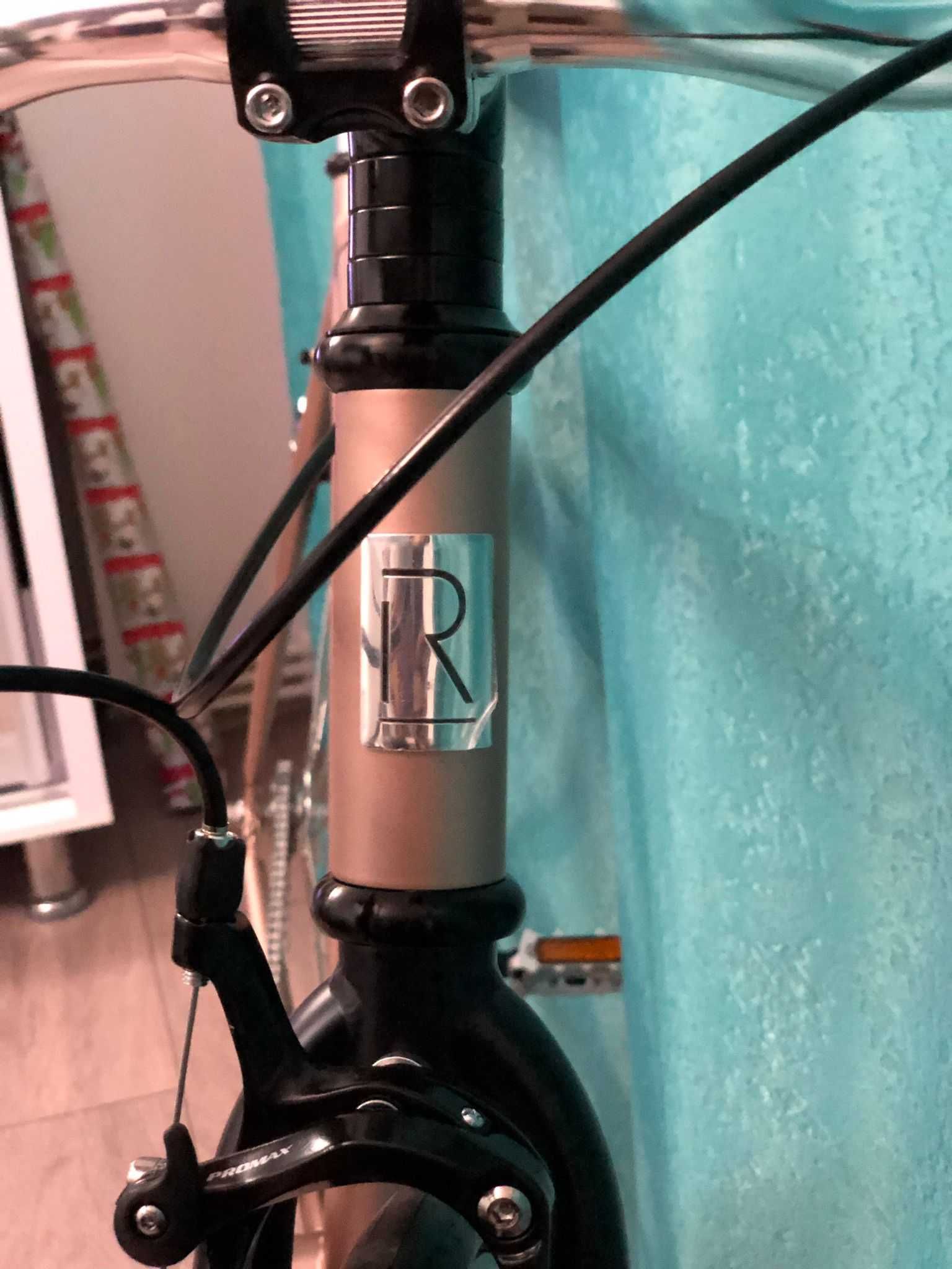 Bicicleta / semicurisera / cursisera M-L Riva BASEMENT  + accesorii