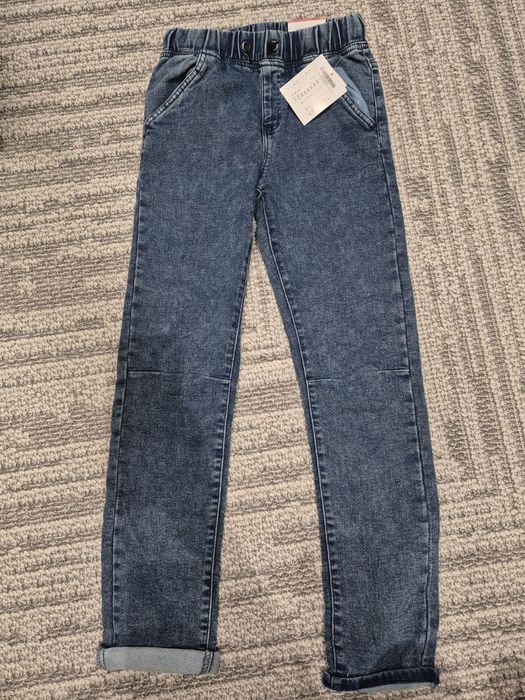 Джинсы новые фирменные