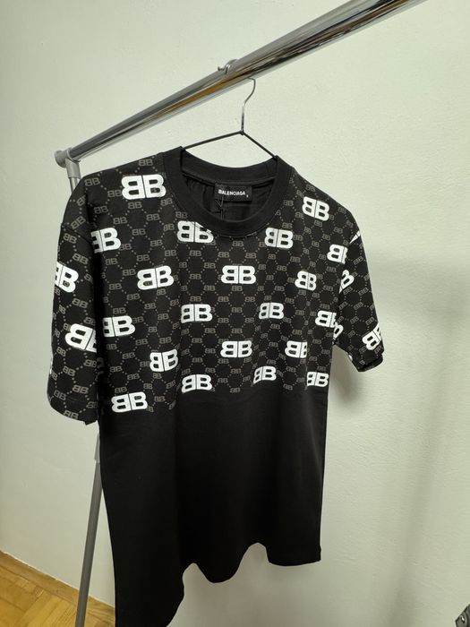 Тениска Balenciaga