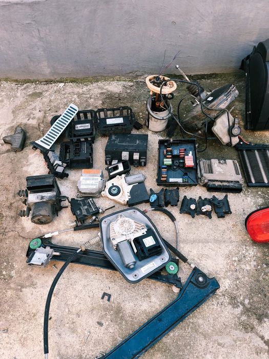 Dezmembrez volkswagen eos