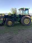 John Deere 3040.
