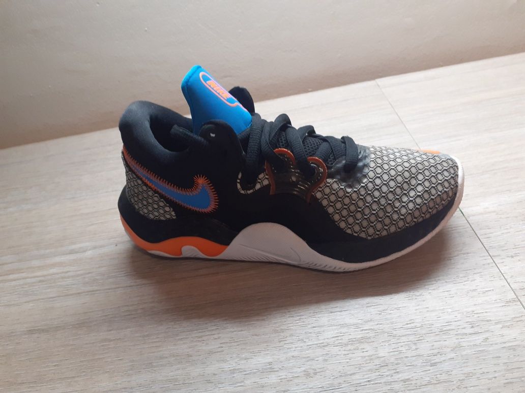 Nike renew elevate