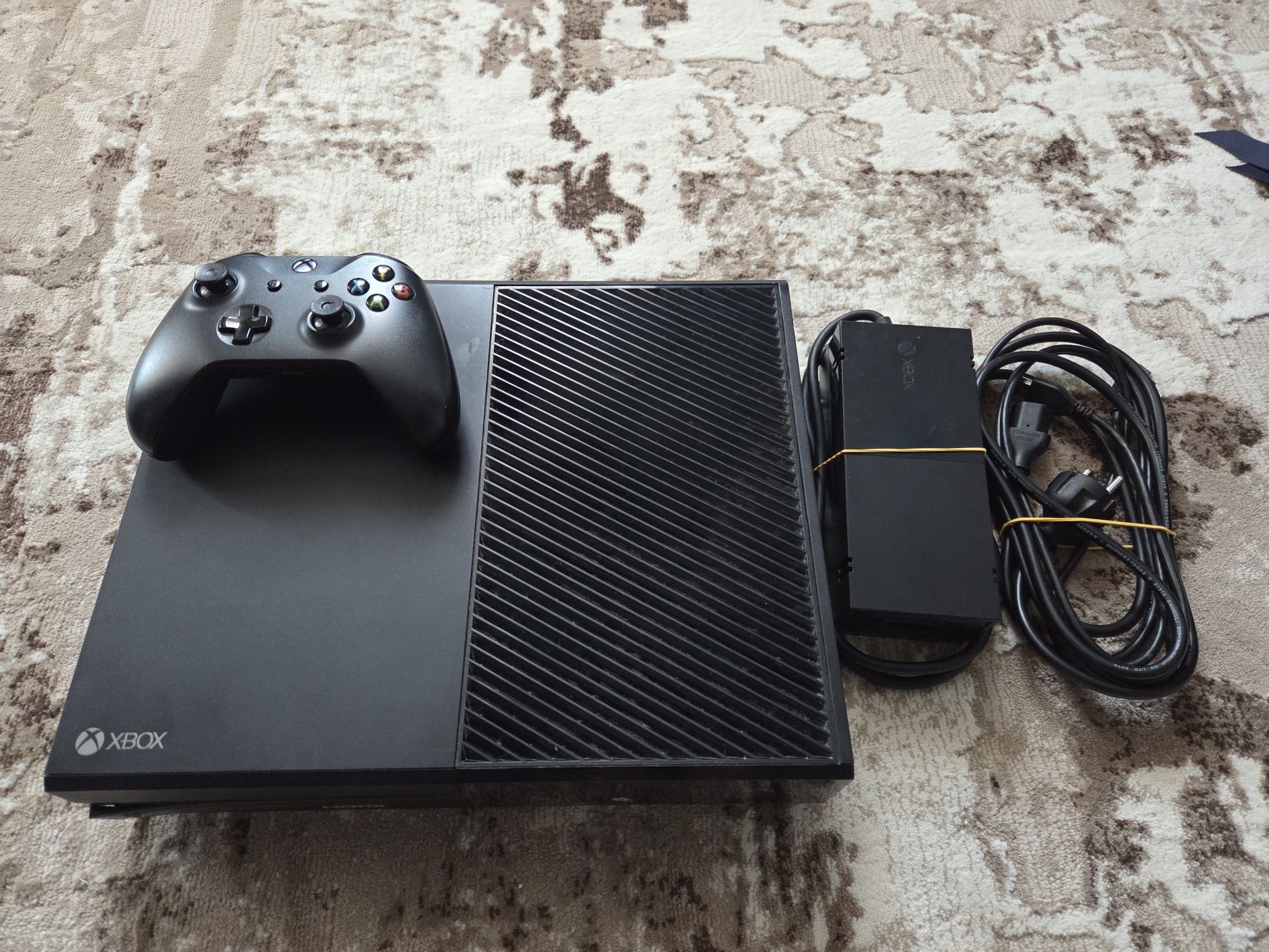 Vând Xbox One perfect funcțional