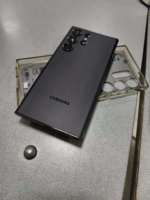 Обменяю Samsung S23 Ultra 12/256