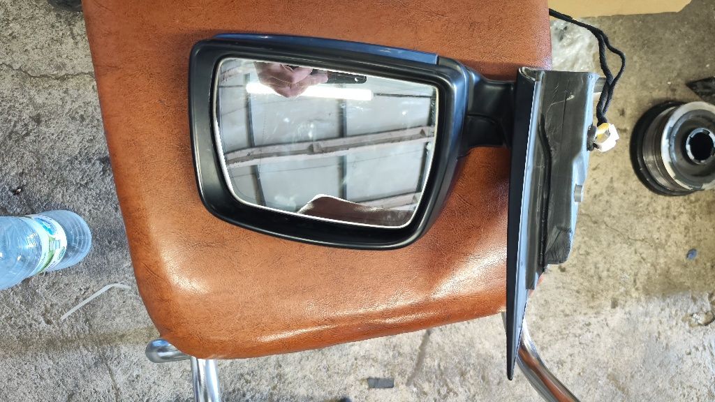 Дясно огледало за бмв х3 е83 ел.пребиращо и със затъмнение