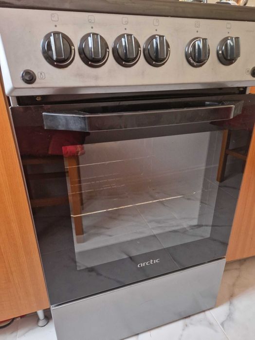 Aragaz arctic negru-argintiu