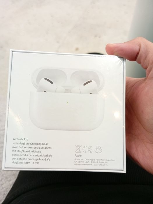 Airpods Pro 4 новые в упаковке