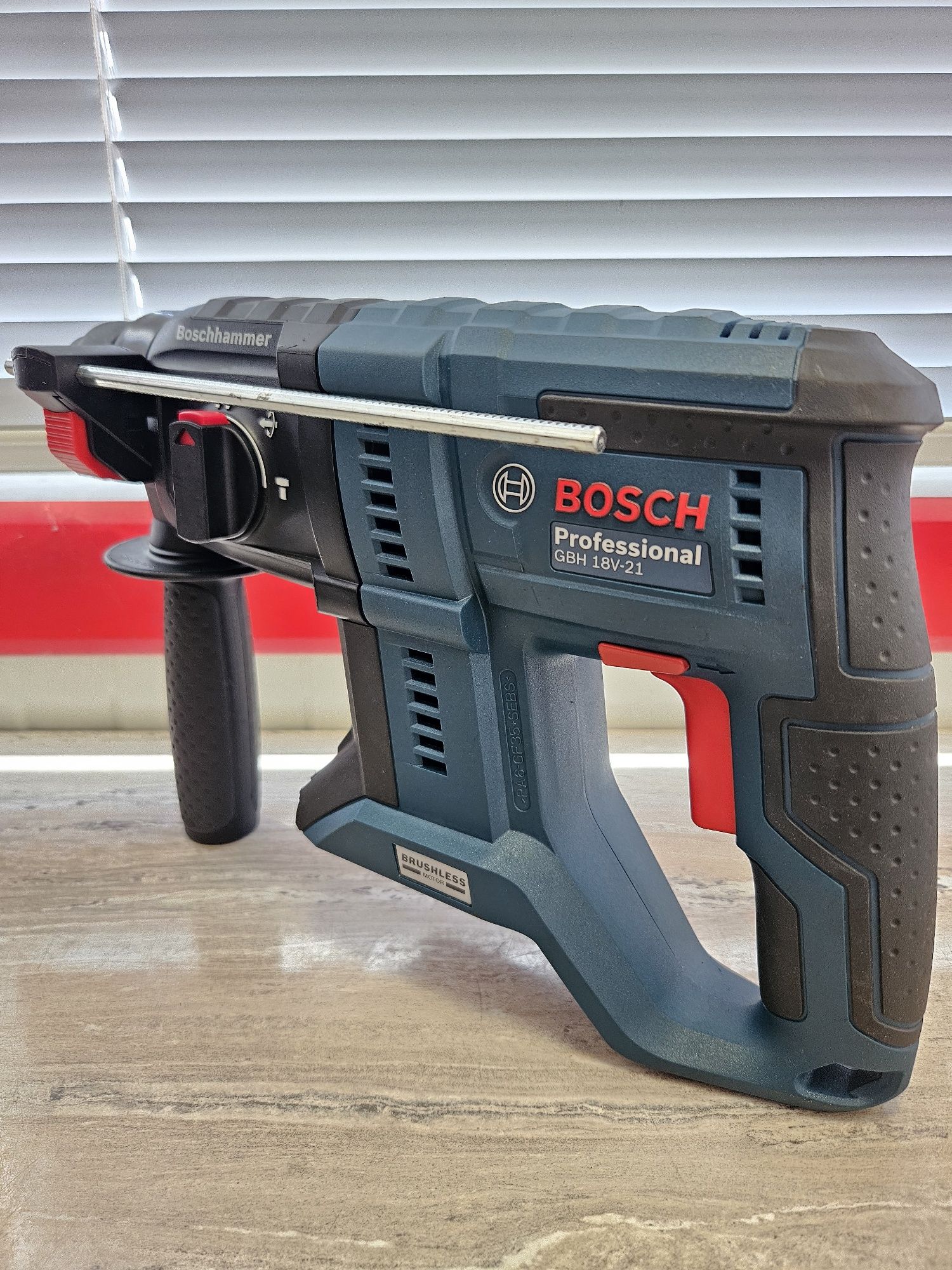 BOSCH Перфоратор GBH18V-21