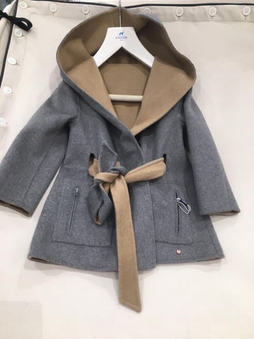 Пальто на девочку от 3-6 лет фиртма  Saqoor