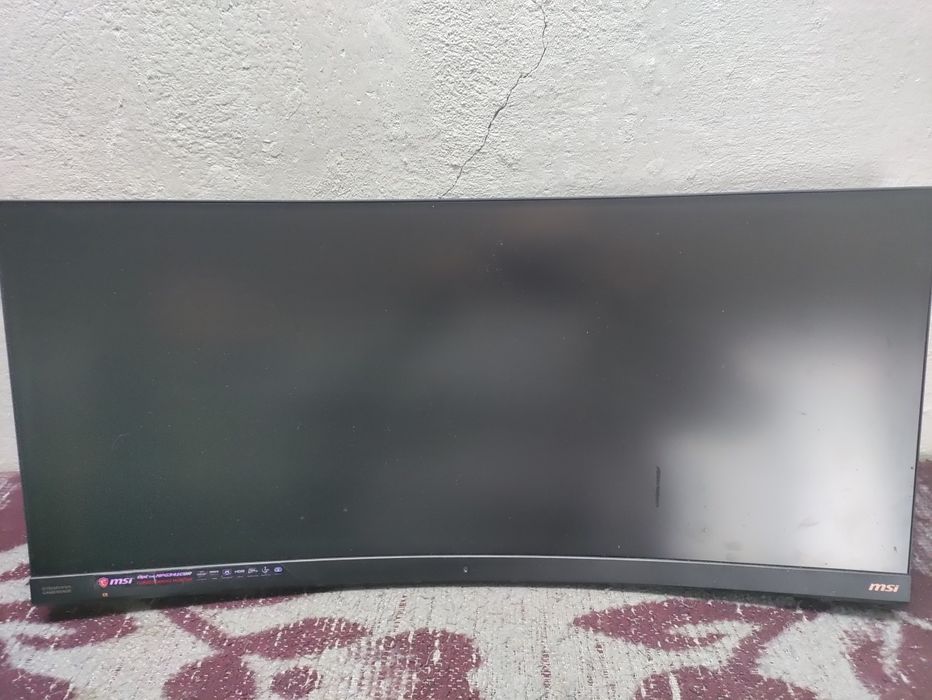 Monitor Gaming MSI Optix MPG341CQR cu ecran defect