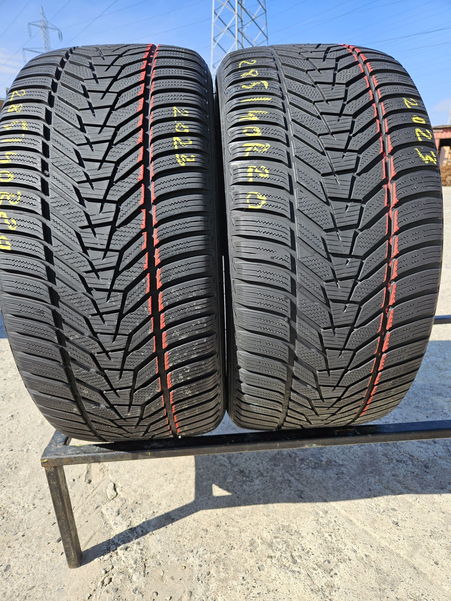 Vând anvelope m+s  285/40/20 285/40r20 HANKOK