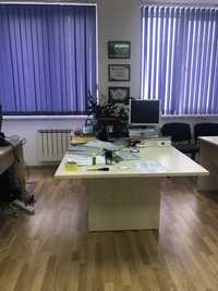Продается большой офисный стол