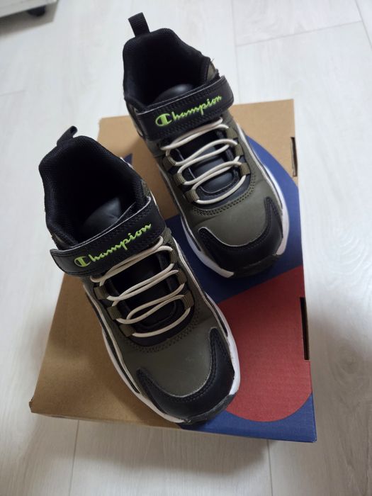 Детски боти Champion
