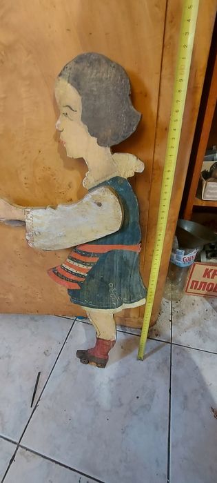 Красива Дървена ретро фигура