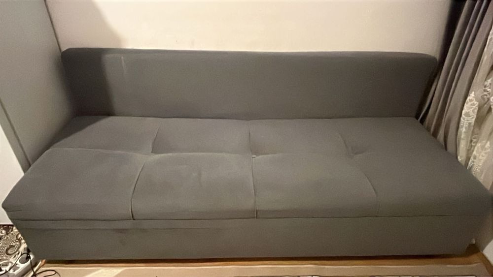 Диван в сером цвете