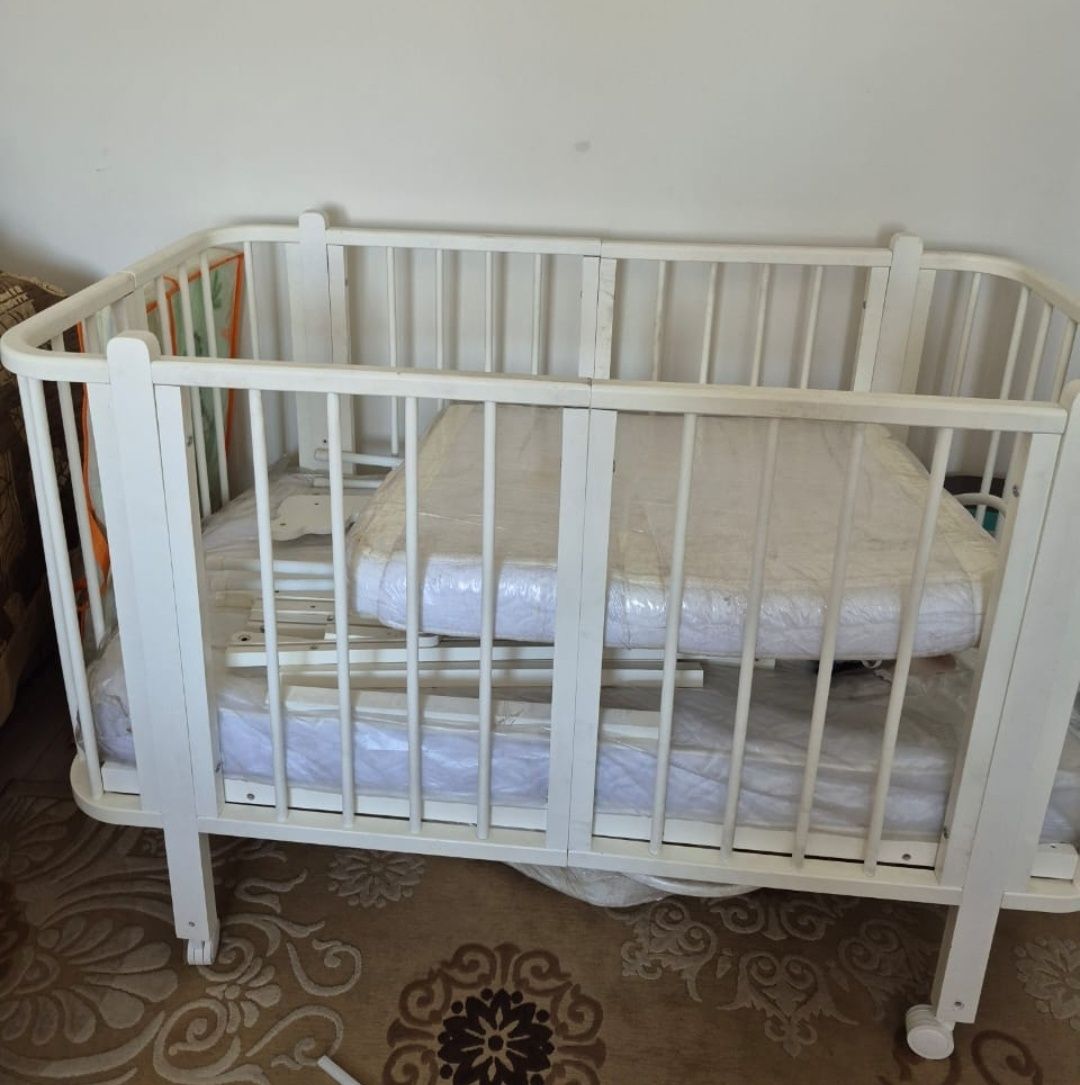Продам манеж и колод для новорождённого