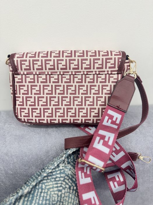 Чанта guess zara fenty